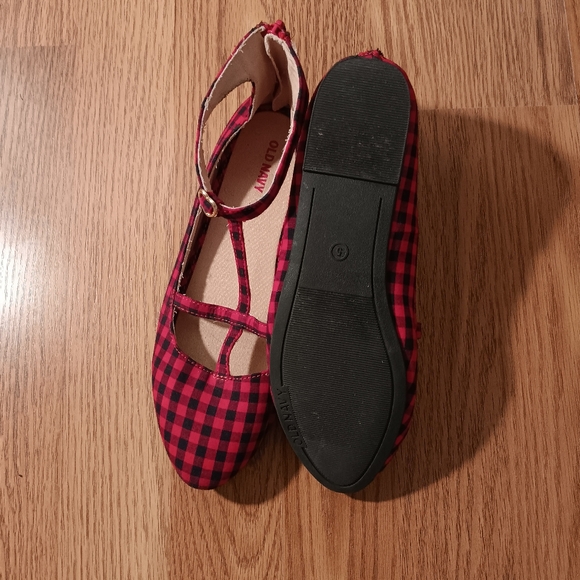 Old Navy Flats - Picture 3 of 3